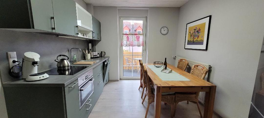 Charming Oldtown City Apartment วอร์มส์ ภายนอก รูปภาพ